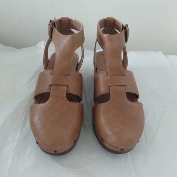 Vionic Day Faye Clog - Picture 2 of 8